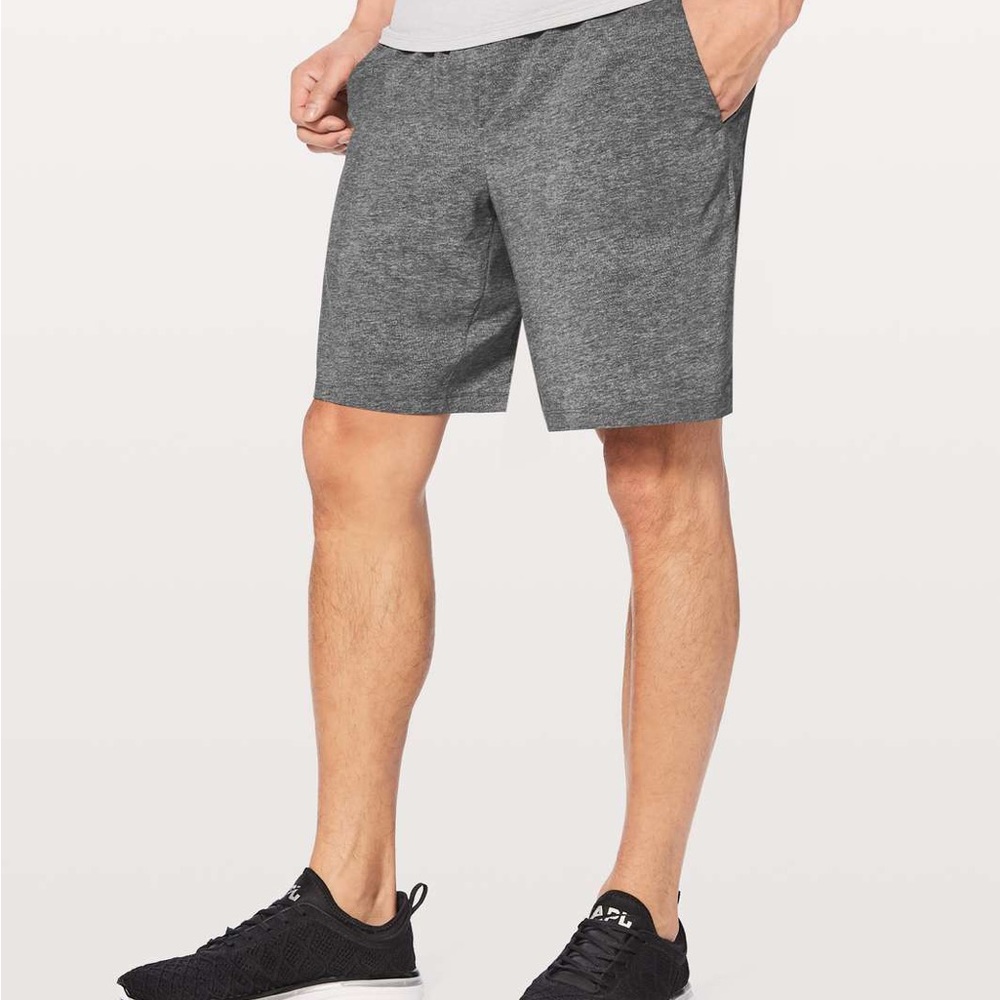 Lululemon Mens Pacebreaker Shorts Medium